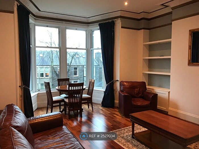 3 Bedroom Flat To Rent In Forest Road, Aberdeen, AB15