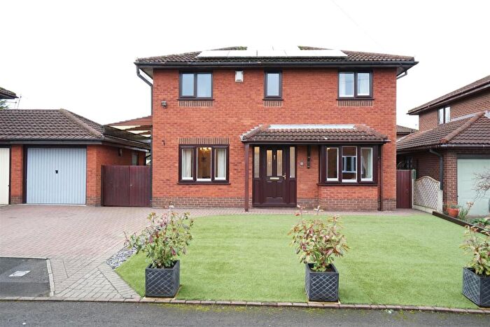 3 Bedroom Detached House For Sale In Branscombe Drive, Sale, M33