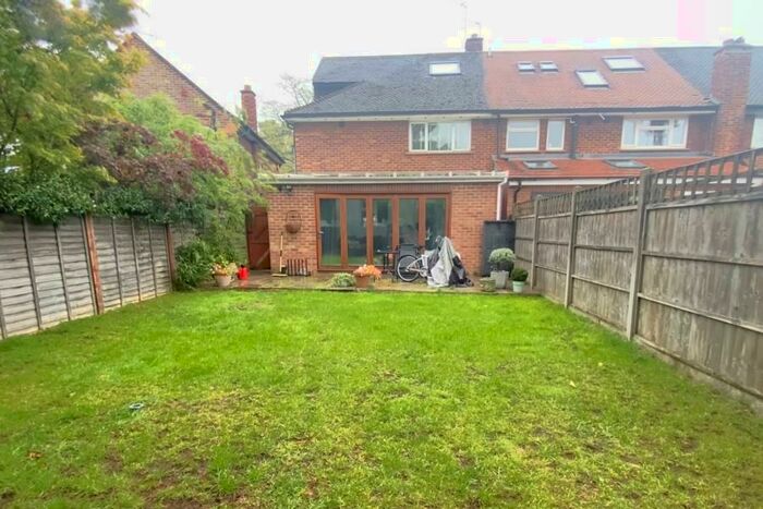 4 Bedroom Semi-Detached House To Rent In Weybridge, Surrey, KT13