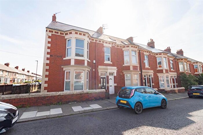 2 Bedroom Flat For Sale In Addycombe Terrace, Newcastle Upon Tyne, NE6