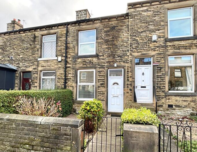 2 Bedroom Terraced House For Sale In Cadogan Avenue, Huddersfield, HD3