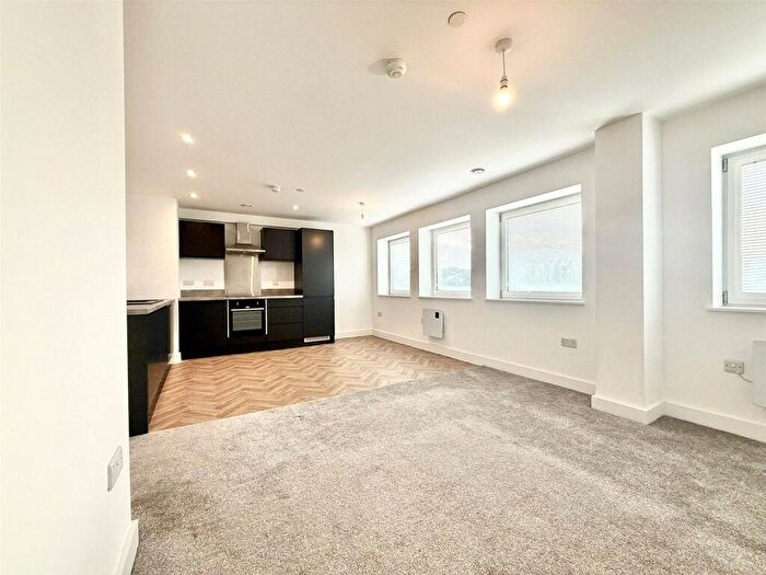 2 Bedroom Apartment For Sale In Crosby Road North, Waterloo, L22