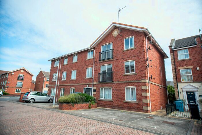 2 Bedroom Flat To Rent In Lock Keepers Court, Hull, HU9