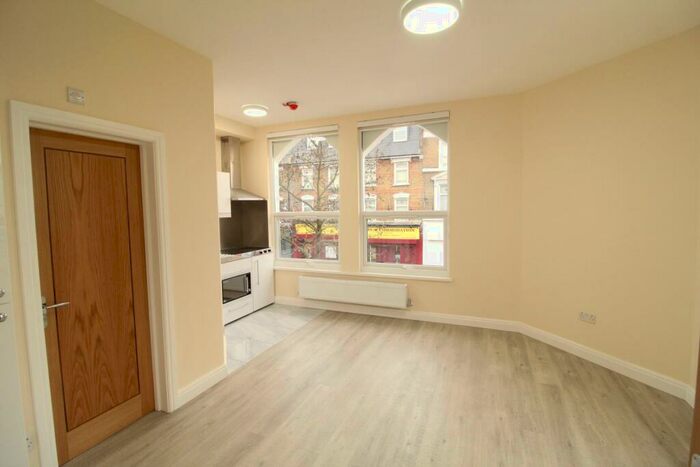 1 Bedroom Flat To Rent In Chatsworth Road, Hackney, E5