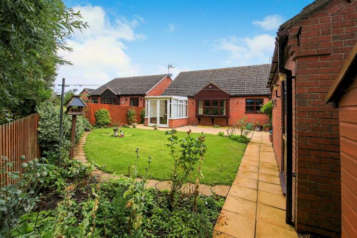3 Bedroom Detached Bungalow For Sale In Oaktree Close, Gosberton, Spalding, PE11