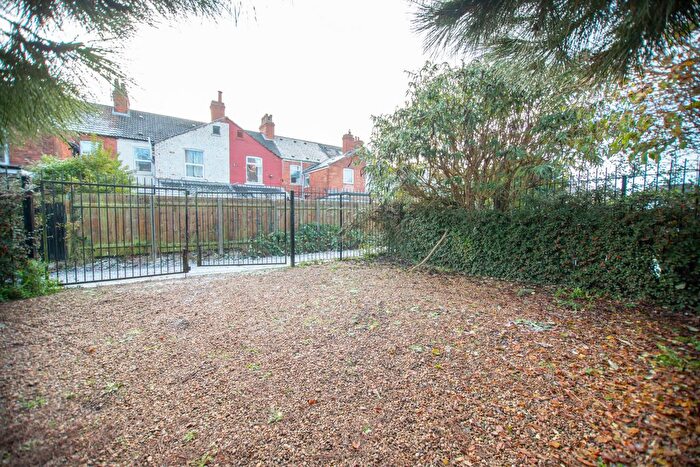 1 Bedroom Flat To Rent In Marlborough Avenue, Princes Avenue, Hull, HU5