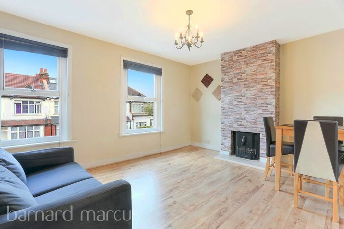 1 Bedroom Flat To Rent In Elm Road, New Malden, KT3