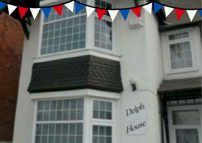 3 Bedroom Semi-Detached House To Rent In Carholme Road - Student House For /, LN1