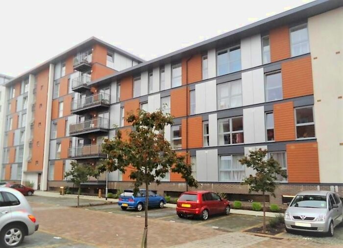 2 Bedroom Flat To Rent In Commonwealth Drive, Crawley, RH10