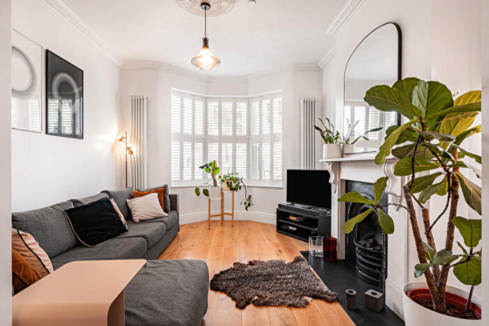 4 Bedroom Terraced House For Sale In Millfields Road, London, E5