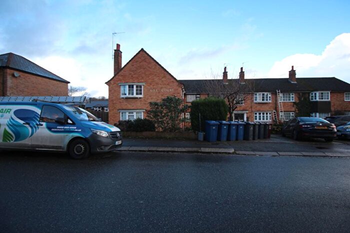 2 Bedroom Flat To Rent In Crescent Road, Barnet, EN4