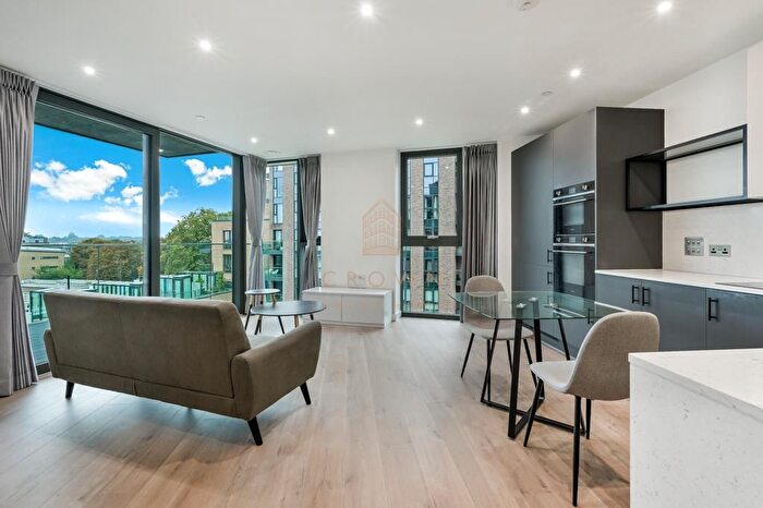 1 Bedroom Flat To Rent In Willowbrook House, Woodberry Down, N4