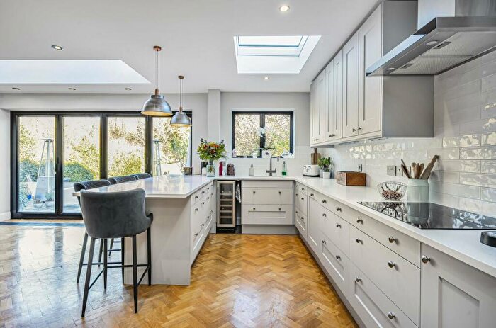 4 Bedroom Detached House For Sale In Green Curve, Banstead, SM7