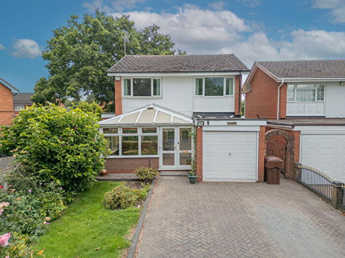 4 Bedroom Detached House For Sale In Houndsfield Lane, Wythall, Birmingham, B47