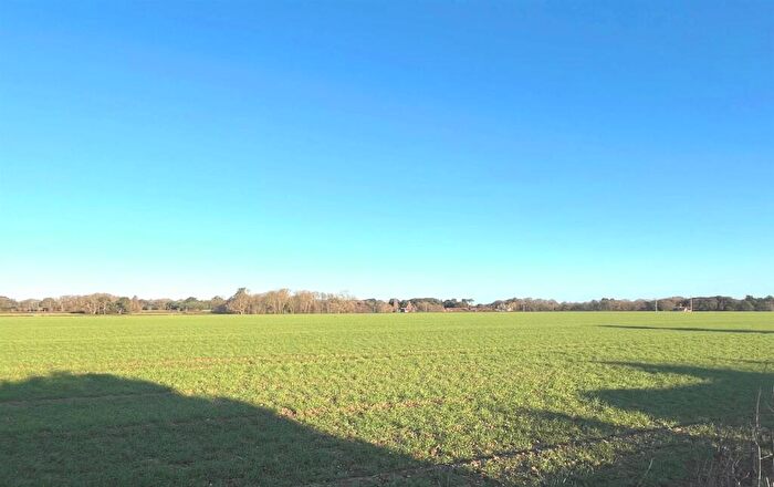 3 Bedroom Detached Bungalow For Sale In Barton Close, East Cowes, PO32