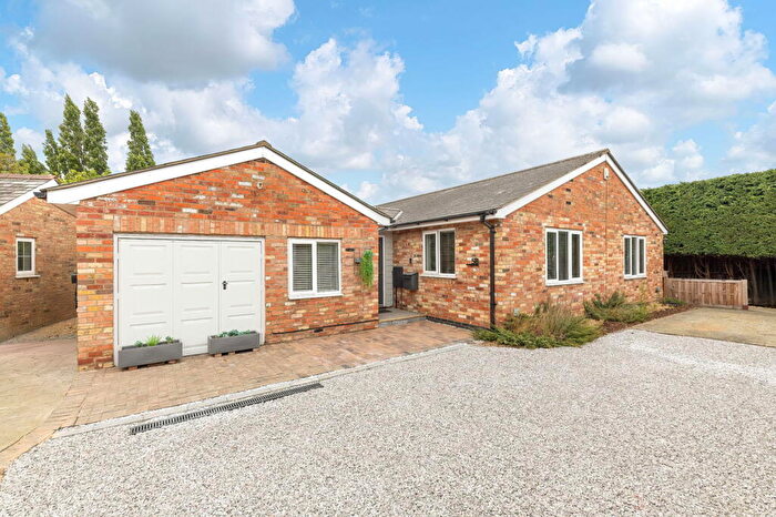 4 Bedroom Detached Bungalow For Sale In Church Street, Fenstanton, Huntingdon, PE28