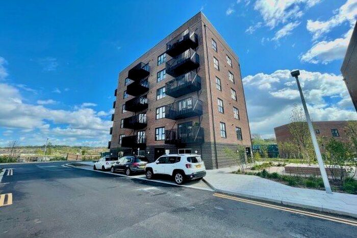 1 Bedroom Flat To Rent In Glenway Road, Rochester, ME1