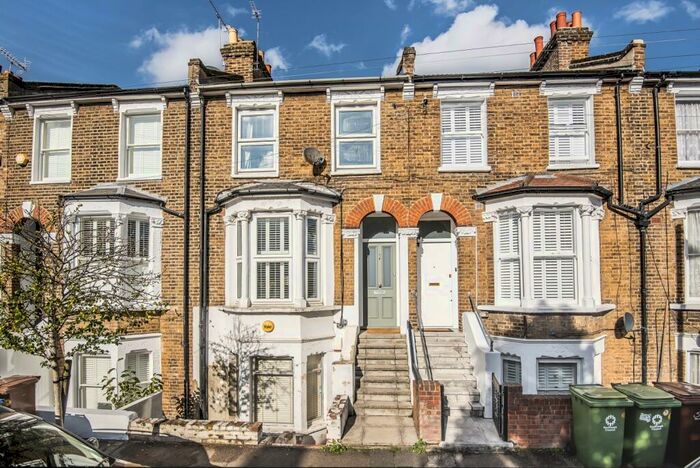 2 Bedroom Maisonette To Rent In Rodwell Road East Dulwich, SE22