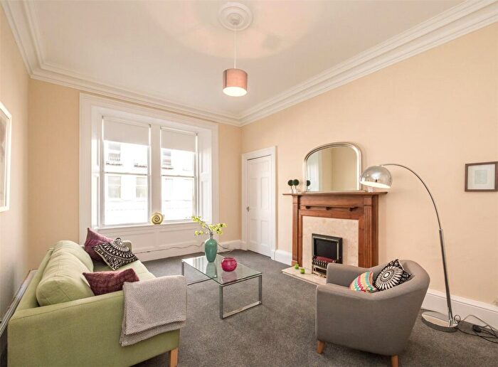 3 Bedroom Flat To Rent In Montague Street, Edinburgh, EH8
