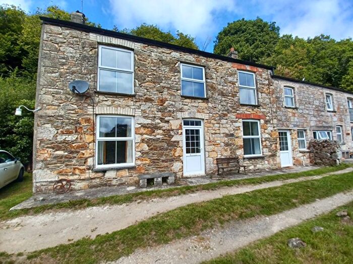 2 Bedroom Semi-detached House To Rent In Glentowan Road, Pentewan, PL26