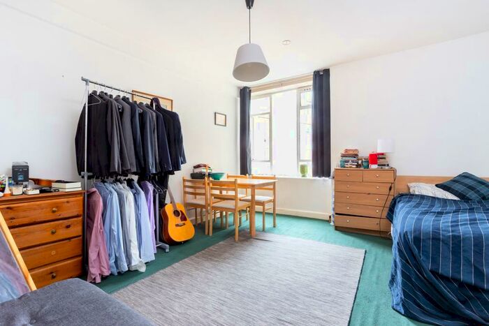 1 Bedroom Flat To Rent In Charterhouse Square, EC1M