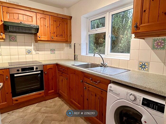 1 Bedroom Flat To Rent In Plantation Road, Amersham, HP6