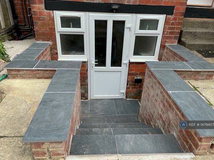 1 Bedroom Flat To Rent In Norman Terrace, Leeds, LS8