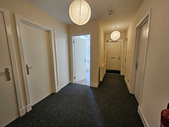 5 Bedroom Flat To Rent In North George Street, Dundee, DD3