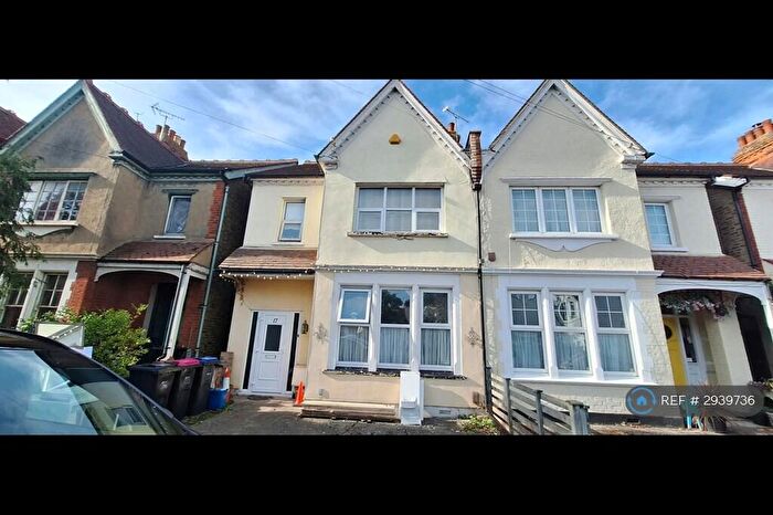 4 Bedroom End Of Terrace House To Rent In Carisbrooke Road, Westcliff-On-Sea, SS0