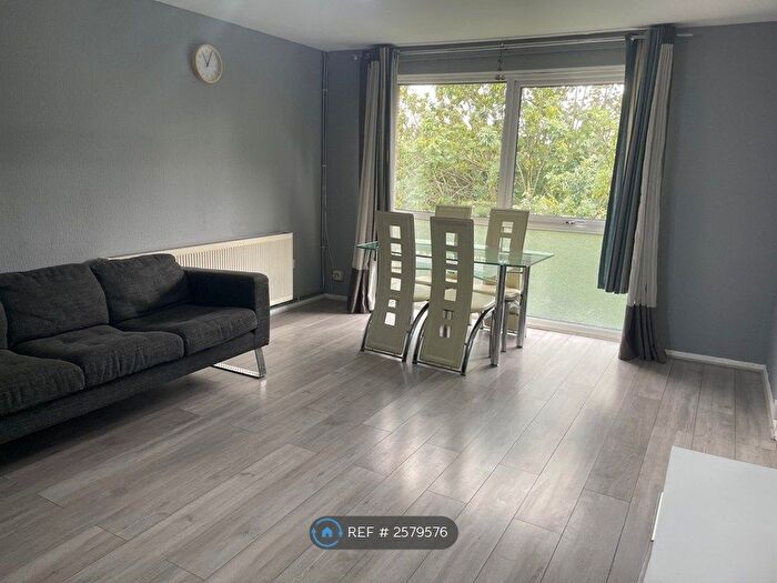 2 Bedroom Flat To Rent In Jasmine Gardens, Harrow, HA2