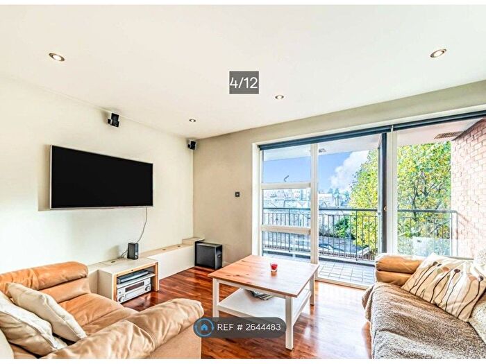 2 Bedroom Flat To Rent In Albion Road, London, N16
