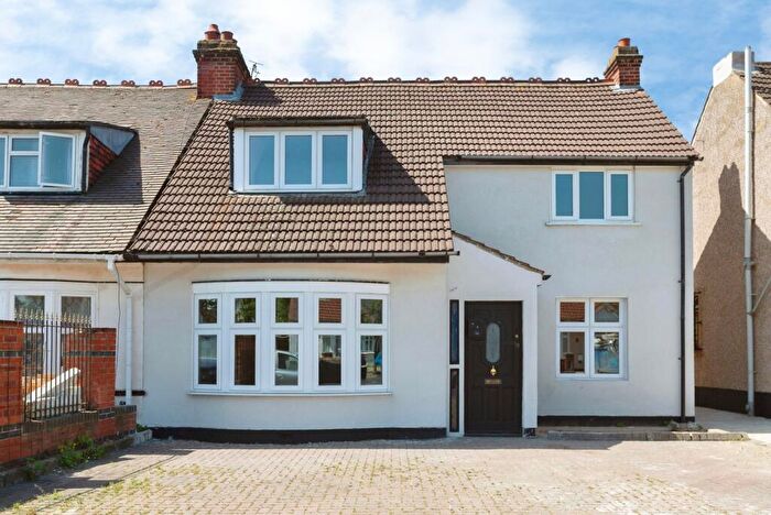 3 Bedroom Semi-Detached House For Sale In Beattyville Gardens, Ilford, IG6