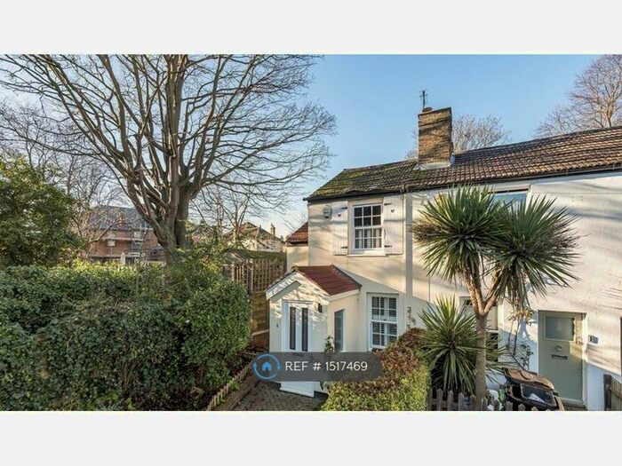 2 Bedroom End Of Terrace House To Rent In Plaistow Grove, Bromley, BR1