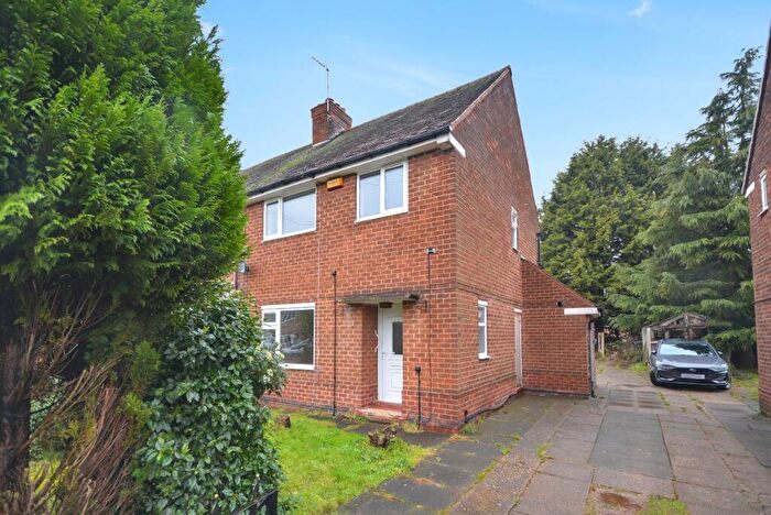 3 Bedroom Semi Detached House For Sale In Elm Avenue, Hucknall, NG15