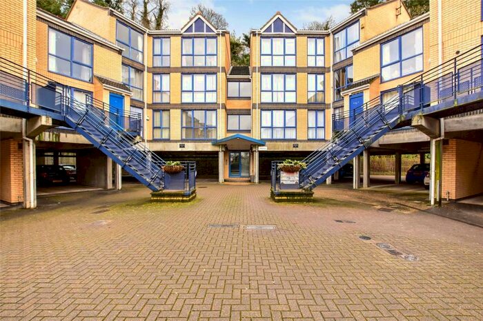 1 Bedroom Flat To Rent In Valetta Way, Rochester, Kent, ME1