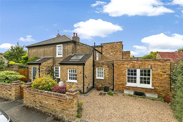 3 Bedroom Semi-Detached House For Sale In Dennis Road, Surrey, KT8