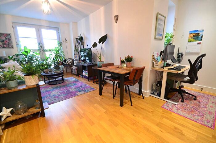 1 Bedroom Apartment For Sale In Christoper Road, East Grinstead, West Sussex, RH19