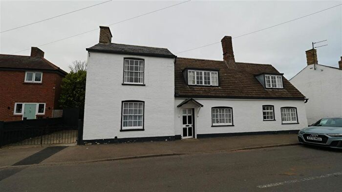 4 Bedroom Detached House To Rent In West End Cottages, Brampton, PE28