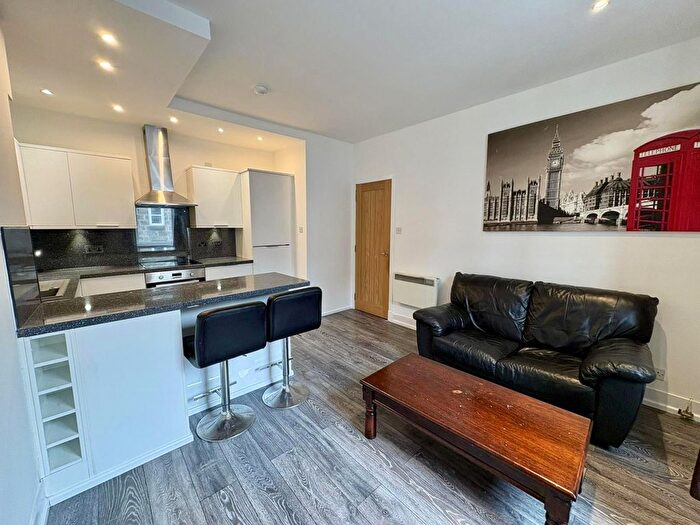 2 Bedroom Flat To Rent In George Street, Aberdeen, AB25