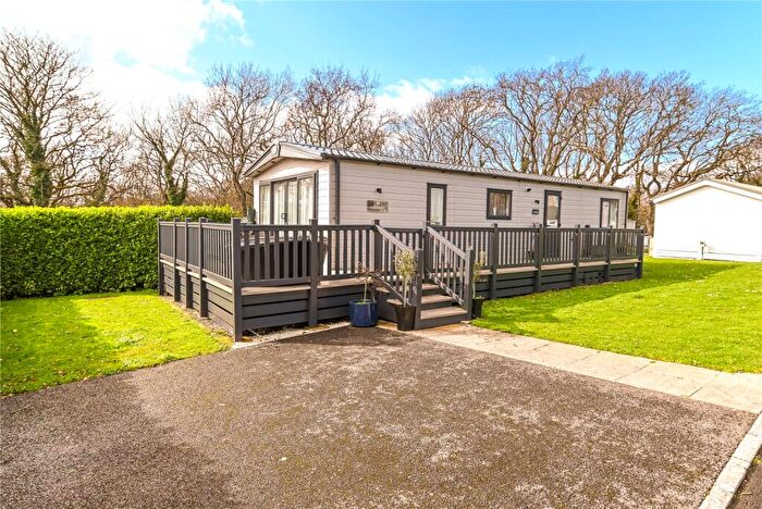 2 Bedroom Park Home For Sale In Seabreeze, Shorefield Country Park, Downton, Hampshire, SO41