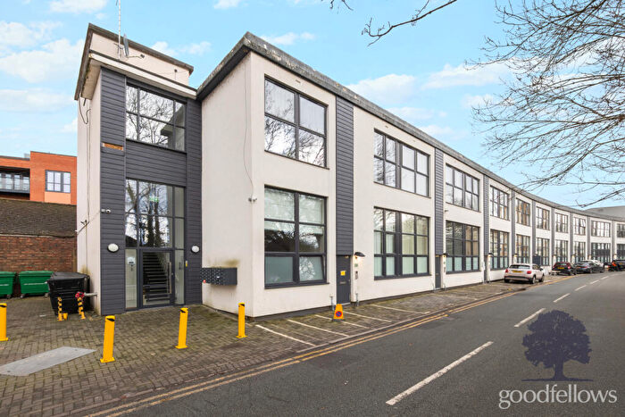 Apartment To Rent In Restmor Way, Wallington, SM6