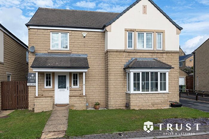 4 Bedroom Detached House For Sale In Cuniver Court, Liversedge, WF15