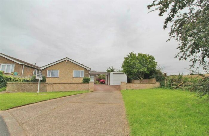 3 Bedroom Detached Bungalow For Sale In Saltersford Road, Grantham, NG31
