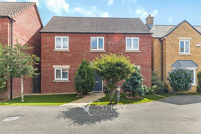 4 Bedroom Detached House For Sale In Hawthorn Close, Barleythorpe, Oakham, LE15