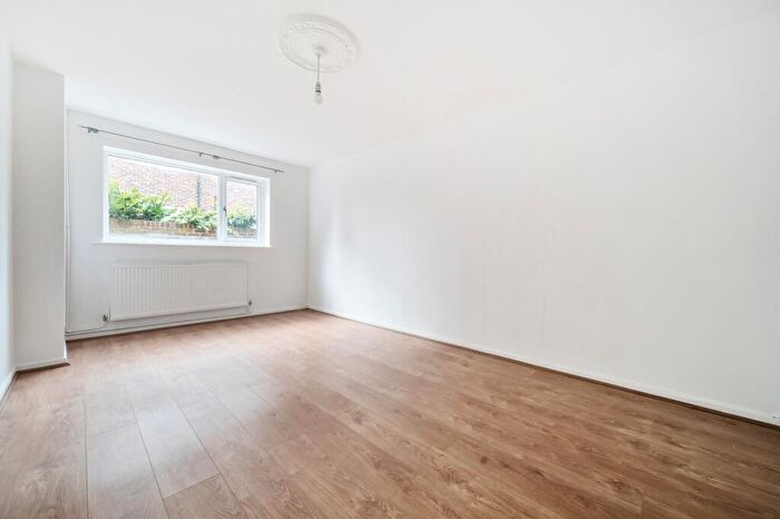 4 Bedroom Terraced House To Rent In Llanover Road London, SE18