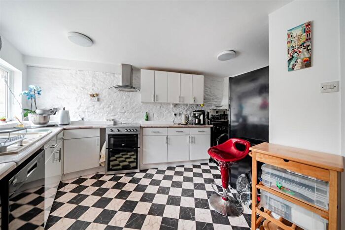 4 Bedroom House For Sale In High Street, Langton Matravers, Swanage, BH19 - Photo 5