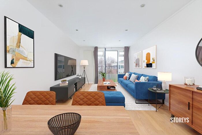 2 Bedroom Flat For Sale In Bacon Street, Shoreditch, London, E2