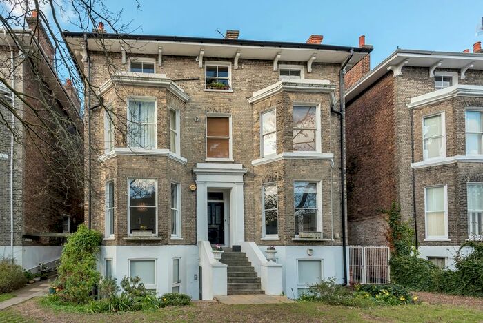 2 Bedroom Flat To Rent In St. Johns Park, London, SE3