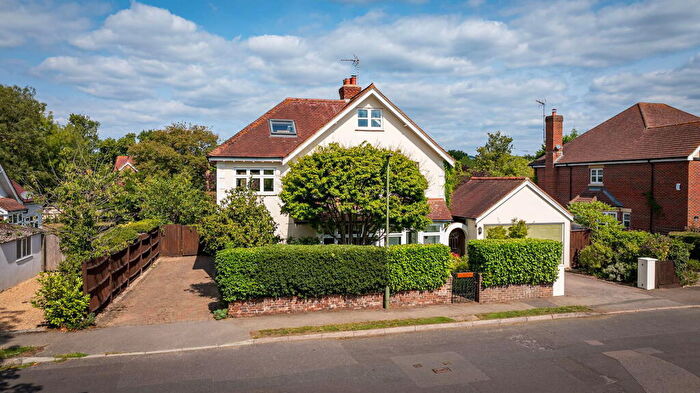 5 Bedroom Detached House For Sale In Avenue Road, Cranleigh, GU6
