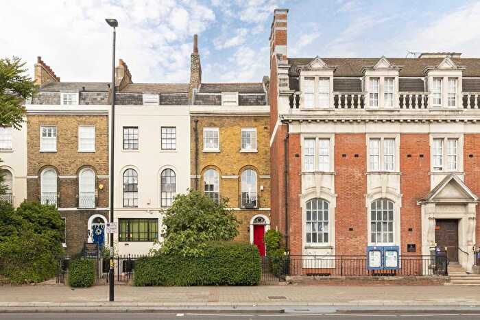 5 Bedroom Terraced House To Rent In Bow Road, Mile End, E3